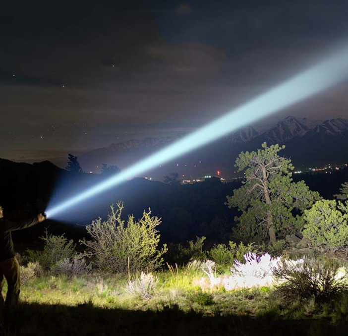 Linterna Laser Titanium [TRANSFORMA LA NOCHE EN DÍA]